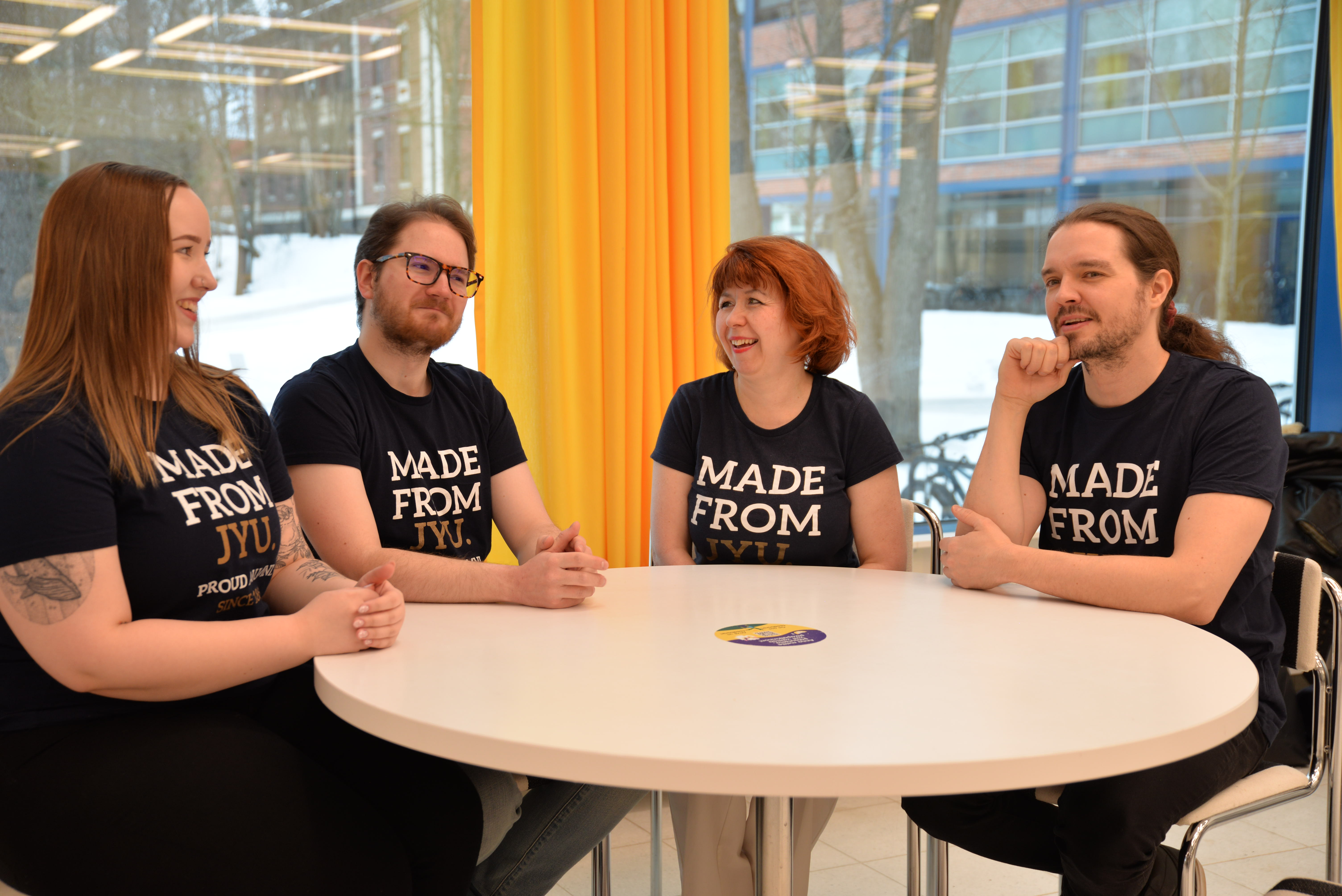 Alumniportaali aloitussivu alumnikuva